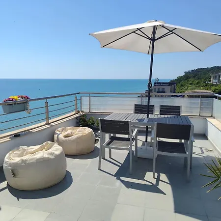 за гости аврора вю в917 Apartamento Obzor